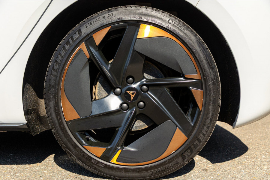 CUPRA Born Copper Edition One 62 kWh Soh 89% I Panoramadak I Adaptive Cruise I 360 Camera I CarPlay I Android I NL Auto I NAP
