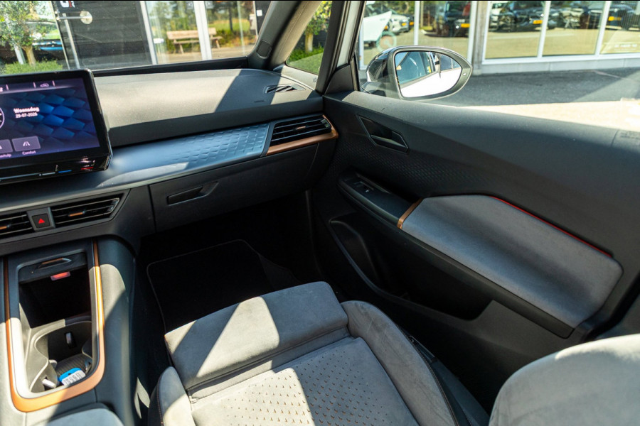 CUPRA Born Copper Edition One 62 kWh Soh 89% I Panoramadak I Adaptive Cruise I 360 Camera I CarPlay I Android I NL Auto I NAP