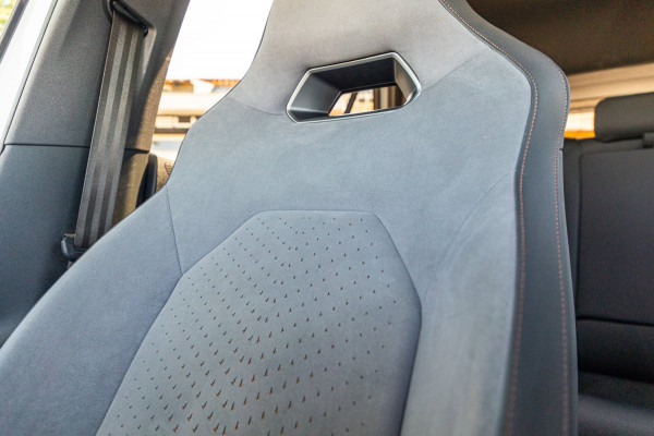 CUPRA Born Copper Edition One 62 kWh Soh 89% I Panoramadak I Adaptive Cruise I 360 Camera I CarPlay I Android I NL Auto I NAP