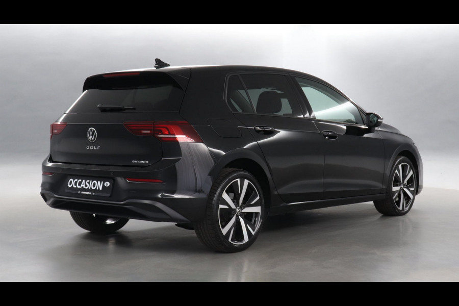Volkswagen Golf 1.5 eHybrid 204pk Life Edition DSG / Navigatie via App Connect / Stoel+Stuurverwarming / Camera