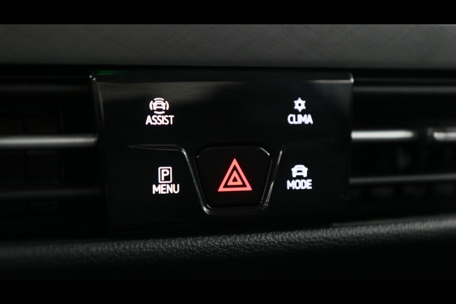Volkswagen Golf 1.5 eHybrid 204pk Life Edition DSG / Navigatie via App Connect / Stoel+Stuurverwarming / Camera