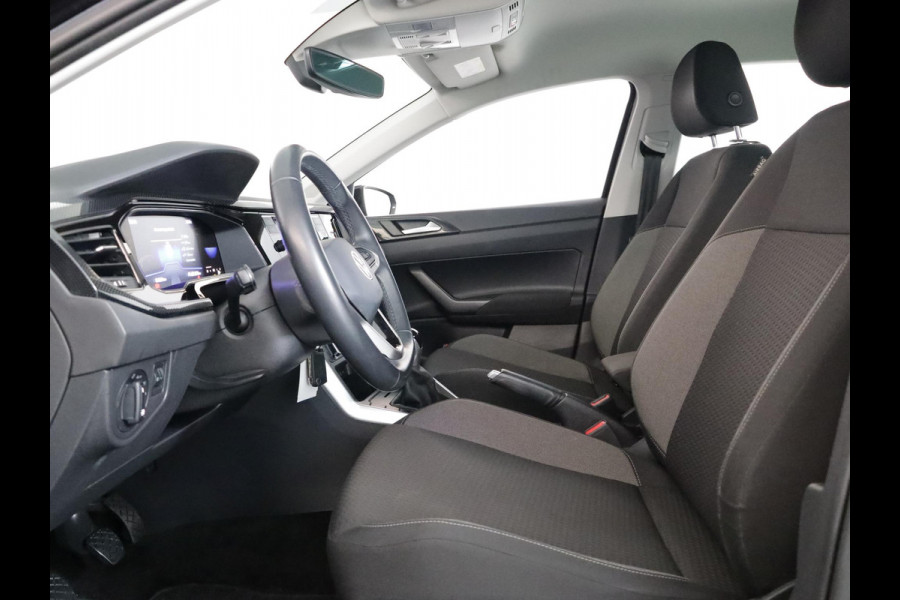 Volkswagen Polo 1.0 TSI Life 95 pk | Navigatie via App | Parkeersensoren | Adaptieve cruise control | LED koplampen |
