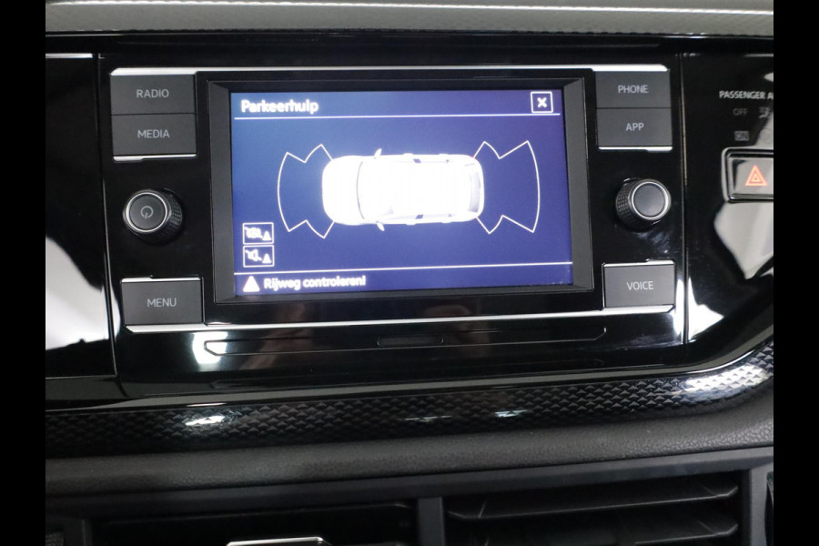 Volkswagen Polo 1.0 TSI Life 95 pk | Navigatie via App | Parkeersensoren | Adaptieve cruise control | LED koplampen |