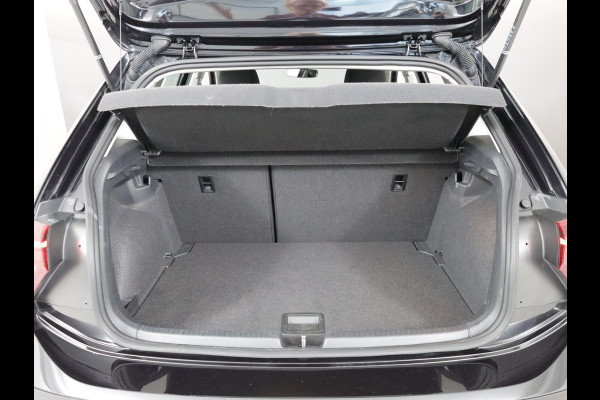 Volkswagen Polo 1.0 TSI Life 95 pk | Navigatie via App | Parkeersensoren | Adaptieve cruise control | LED koplampen |