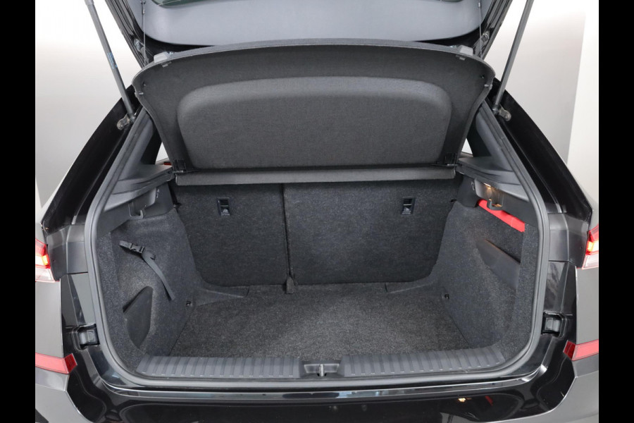 Škoda Kamiq 1.0 TSI Sport Business 110 pk | Navigatie via App | Parkeersensoren achter | Autom. airco | Apple Carplay/Android Auto | LED koplampen |