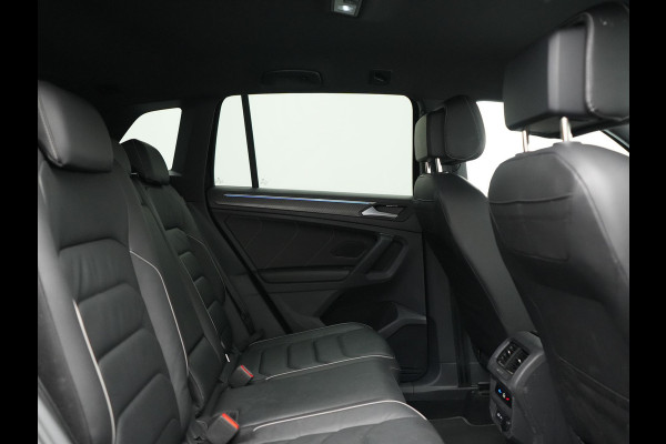 Volkswagen Tiguan 1.4 TSI eHybrid R-Line Business PHEV 245pk | Trekhaak Af Fabriek | Adaptive Cruise | IQ Light | Camera | Lederen Sportstoelen Memory & Verwarmd | Sfeerverlichting | Stuur Verwarmd | Apple Carplay | Navigatie | DAB | 20"L.M | Plug In Hybrid |