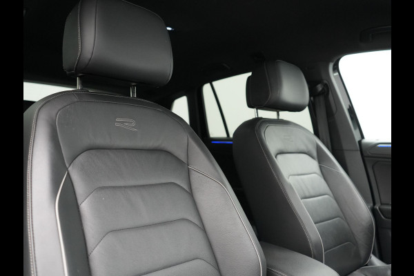 Volkswagen Tiguan 1.4 TSI eHybrid R-Line Business PHEV 245pk | Trekhaak Af Fabriek | Adaptive Cruise | IQ Light | Camera | Lederen Sportstoelen Memory & Verwarmd | Sfeerverlichting | Stuur Verwarmd | Apple Carplay | Navigatie | DAB | 20"L.M | Plug In Hybrid |
