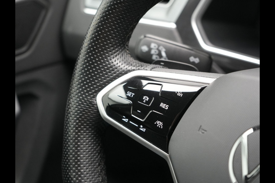 Volkswagen Tiguan 1.4 TSI eHybrid R-Line Business PHEV 245pk | Trekhaak Af Fabriek | Adaptive Cruise | IQ Light | Camera | Lederen Sportstoelen Memory & Verwarmd | Sfeerverlichting | Stuur Verwarmd | Apple Carplay | Navigatie | DAB | 20"L.M | Plug In Hybrid |