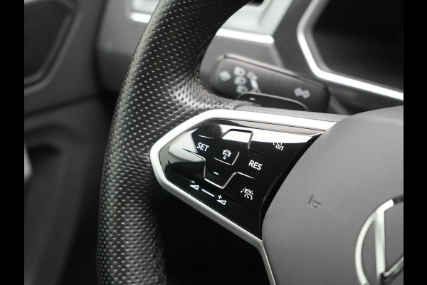 Volkswagen Tiguan 1.4 TSI eHybrid R-Line Business PHEV 245pk | Trekhaak Af Fabriek | Adaptive Cruise | IQ Light | Camera | Lederen Sportstoelen Memory & Verwarmd | Sfeerverlichting | Stuur Verwarmd | Apple Carplay | Navigatie | DAB | 20"L.M | Plug In Hybrid |