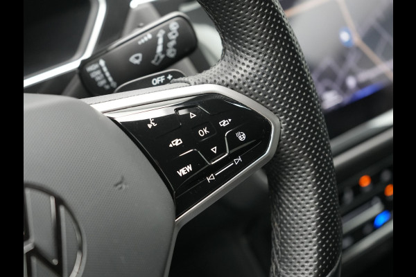 Volkswagen Tiguan 1.4 TSI eHybrid R-Line Business PHEV 245pk | Trekhaak Af Fabriek | Adaptive Cruise | IQ Light | Camera | Lederen Sportstoelen Memory & Verwarmd | Sfeerverlichting | Stuur Verwarmd | Apple Carplay | Navigatie | DAB | 20"L.M | Plug In Hybrid |