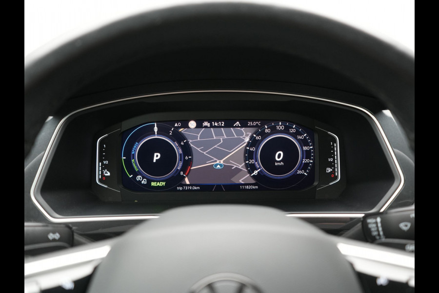 Volkswagen Tiguan 1.4 TSI eHybrid R-Line Business PHEV 245pk | Trekhaak Af Fabriek | Adaptive Cruise | IQ Light | Camera | Lederen Sportstoelen Memory & Verwarmd | Sfeerverlichting | Stuur Verwarmd | Apple Carplay | Navigatie | DAB | 20"L.M | Plug In Hybrid |
