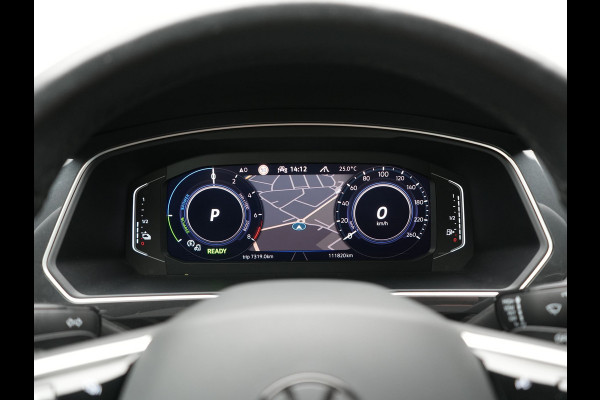 Volkswagen Tiguan 1.4 TSI eHybrid R-Line Business PHEV 245pk | Trekhaak Af Fabriek | Adaptive Cruise | IQ Light | Camera | Lederen Sportstoelen Memory & Verwarmd | Sfeerverlichting | Stuur Verwarmd | Apple Carplay | Navigatie | DAB | 20"L.M | Plug In Hybrid |