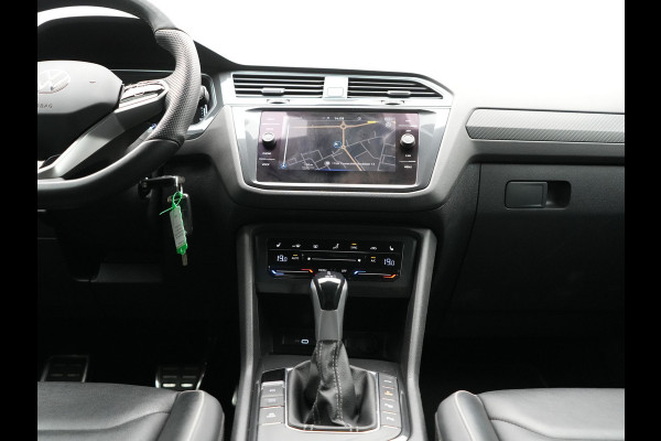 Volkswagen Tiguan 1.4 TSI eHybrid R-Line Business PHEV 245pk | Trekhaak Af Fabriek | Adaptive Cruise | IQ Light | Camera | Lederen Sportstoelen Memory & Verwarmd | Sfeerverlichting | Stuur Verwarmd | Apple Carplay | Navigatie | DAB | 20"L.M | Plug In Hybrid |
