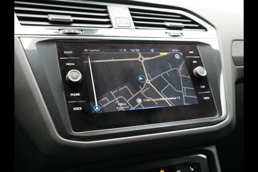 Volkswagen Tiguan 1.4 TSI eHybrid R-Line Business PHEV 245pk | Trekhaak Af Fabriek | Adaptive Cruise | IQ Light | Camera | Lederen Sportstoelen Memory & Verwarmd | Sfeerverlichting | Stuur Verwarmd | Apple Carplay | Navigatie | DAB | 20"L.M | Plug In Hybrid |