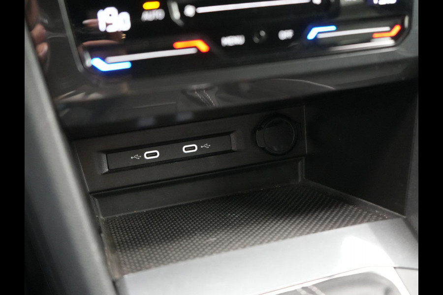 Volkswagen Tiguan 1.4 TSI eHybrid R-Line Business PHEV 245pk | Trekhaak Af Fabriek | Adaptive Cruise | IQ Light | Camera | Lederen Sportstoelen Memory & Verwarmd | Sfeerverlichting | Stuur Verwarmd | Apple Carplay | Navigatie | DAB | 20"L.M | Plug In Hybrid |