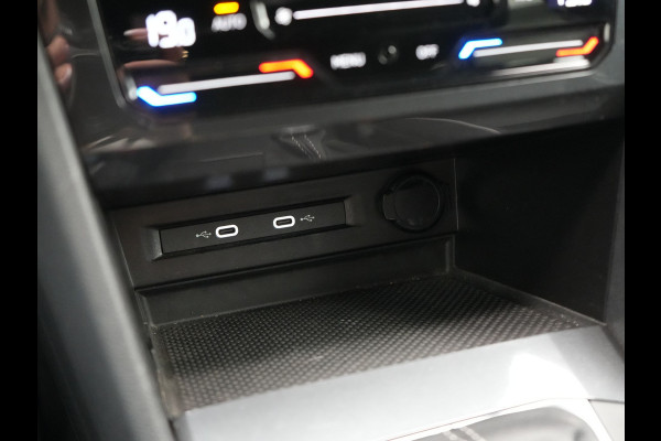 Volkswagen Tiguan 1.4 TSI eHybrid R-Line Business PHEV 245pk | Trekhaak Af Fabriek | Adaptive Cruise | IQ Light | Camera | Lederen Sportstoelen Memory & Verwarmd | Sfeerverlichting | Stuur Verwarmd | Apple Carplay | Navigatie | DAB | 20"L.M | Plug In Hybrid |