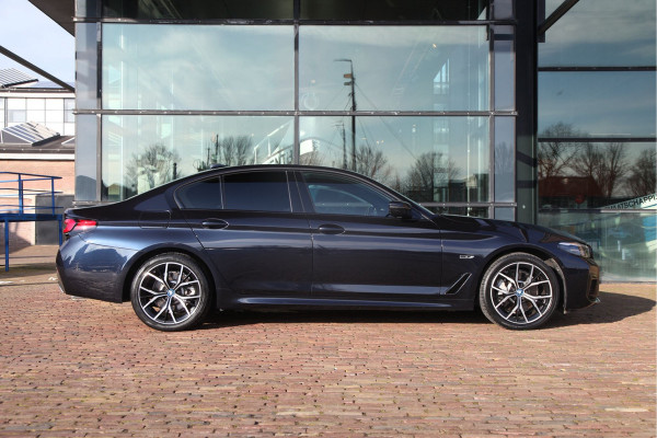 BMW 5 Serie 530e M Sport |HIFI|Stuurver|Drivingass|CarbonZwart|