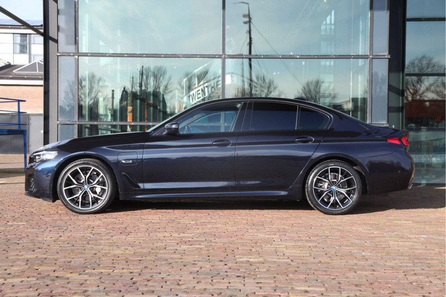 BMW 5 Serie 530e M Sport |HIFI|Stuurver|Drivingass|CarbonZwart|