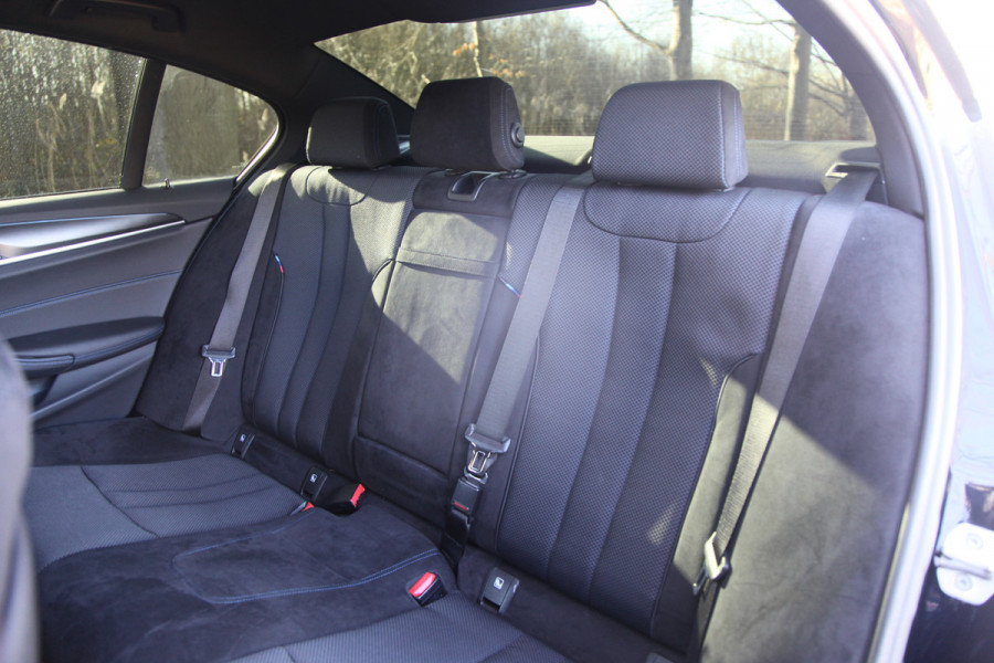 BMW 5 Serie 530e M Sport |HIFI|Stuurver|Drivingass|CarbonZwart|