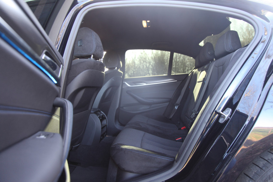 BMW 5 Serie 530e M Sport |HIFI|Stuurver|Drivingass|CarbonZwart|