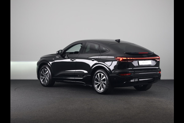 Audi Q6 Sportback e-tron Advanced edition 83Kwh 252 pk Sportback | Techniek pakket plus | Sportstoel voor leder | Optiek pakket zwart | Privacy glas |