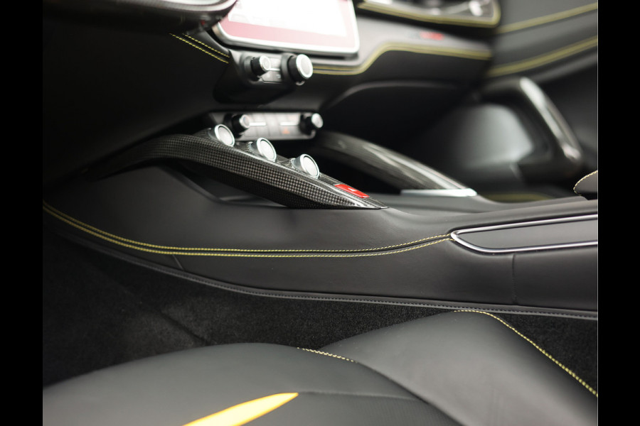 Ferrari GTC4Lusso 6.3 V12 | Giallo Triplo Strato - Lift - Nieuwstaat!