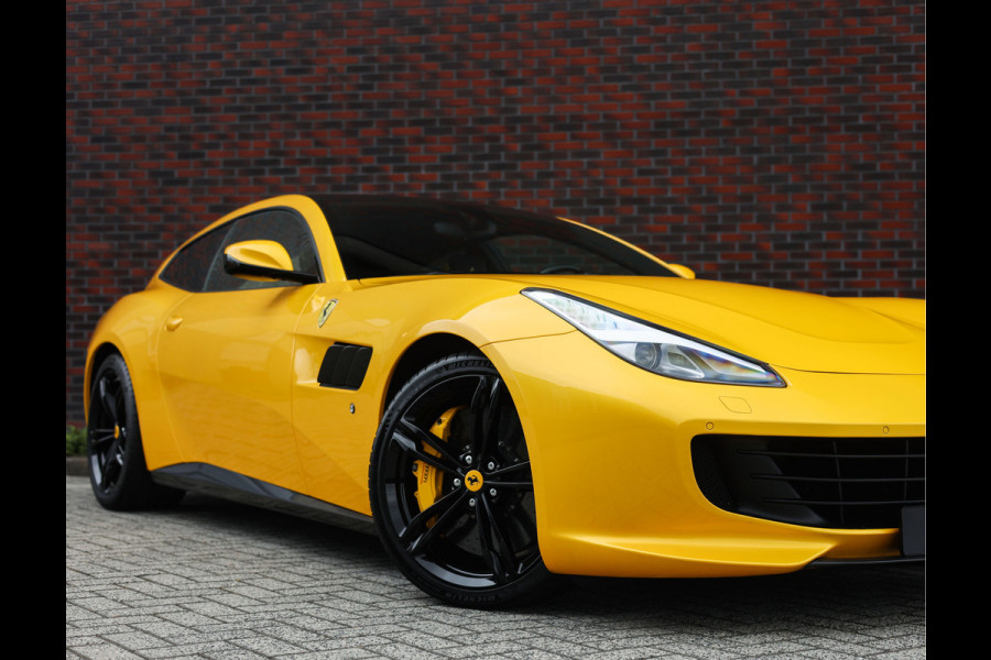 Ferrari GTC4Lusso 6.3 V12 | Giallo Triplo Strato - Lift - Nieuwstaat!