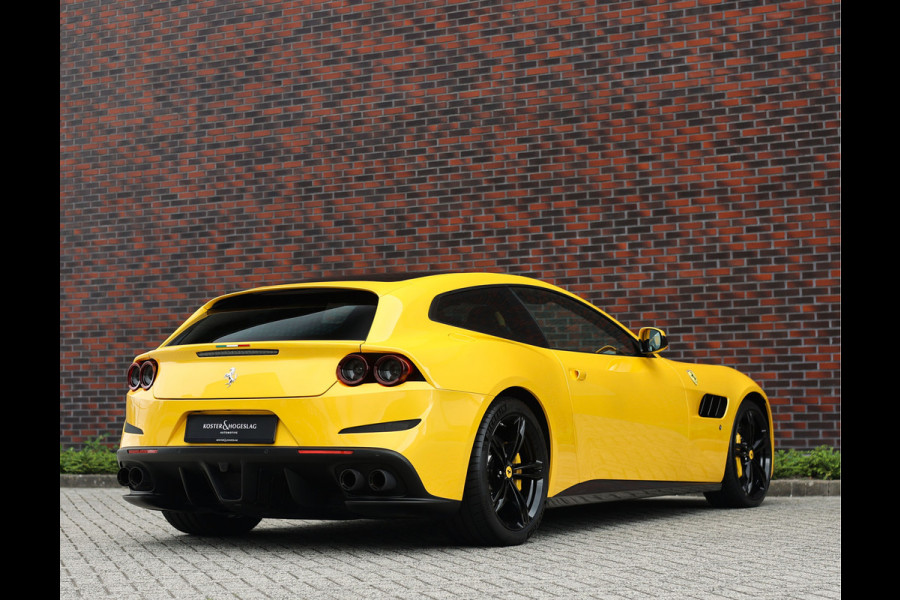 Ferrari GTC4Lusso 6.3 V12 | Giallo Triplo Strato - Lift - Nieuwstaat!