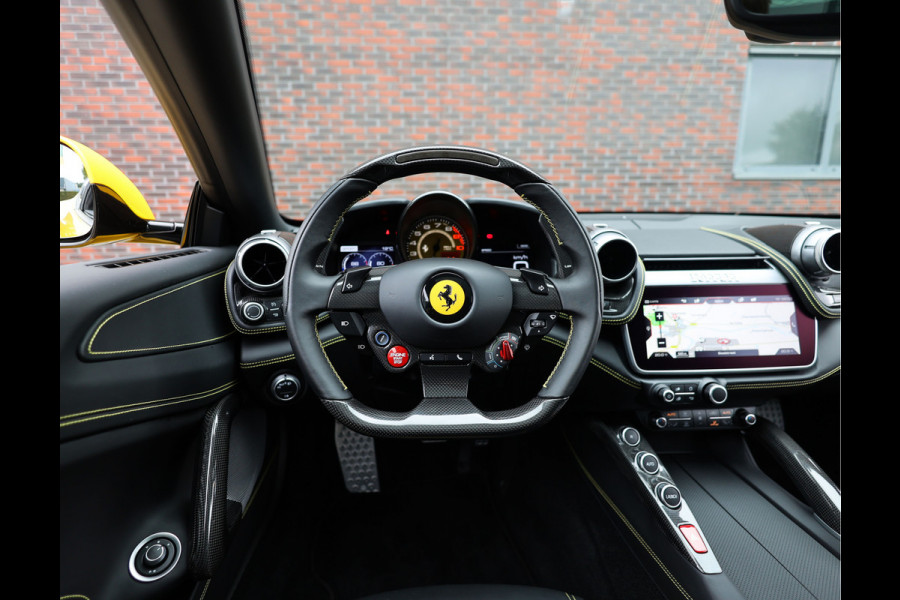 Ferrari GTC4Lusso 6.3 V12 | Giallo Triplo Strato - Lift - Nieuwstaat!