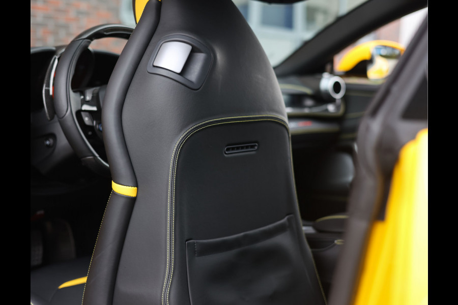 Ferrari GTC4Lusso 6.3 V12 | Giallo Triplo Strato - Lift - Nieuwstaat!