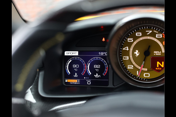 Ferrari GTC4Lusso 6.3 V12 | Giallo Triplo Strato - Lift - Nieuwstaat!