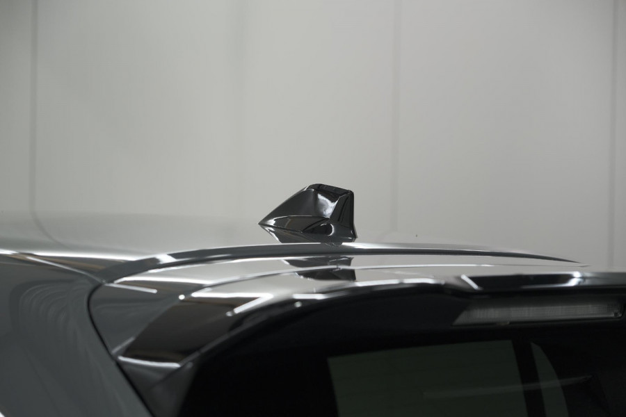 Peugeot 208 1.2 Hybrid 110 e-DCS6 Allure | Apple Carplay | Parkeersensoren Voor + Achter | Climate Control