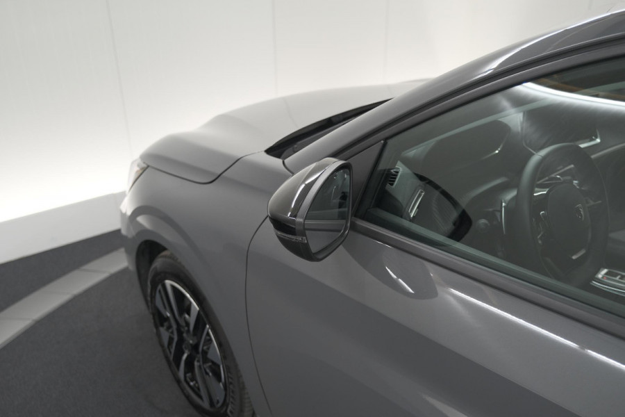 Peugeot 208 1.2 Hybrid 110 e-DCS6 Allure | Apple Carplay | Parkeersensoren Voor + Achter | Climate Control