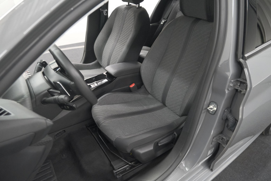 Peugeot 208 1.2 Hybrid 110 e-DCS6 Allure | Apple Carplay | Parkeersensoren Voor + Achter | Climate Control