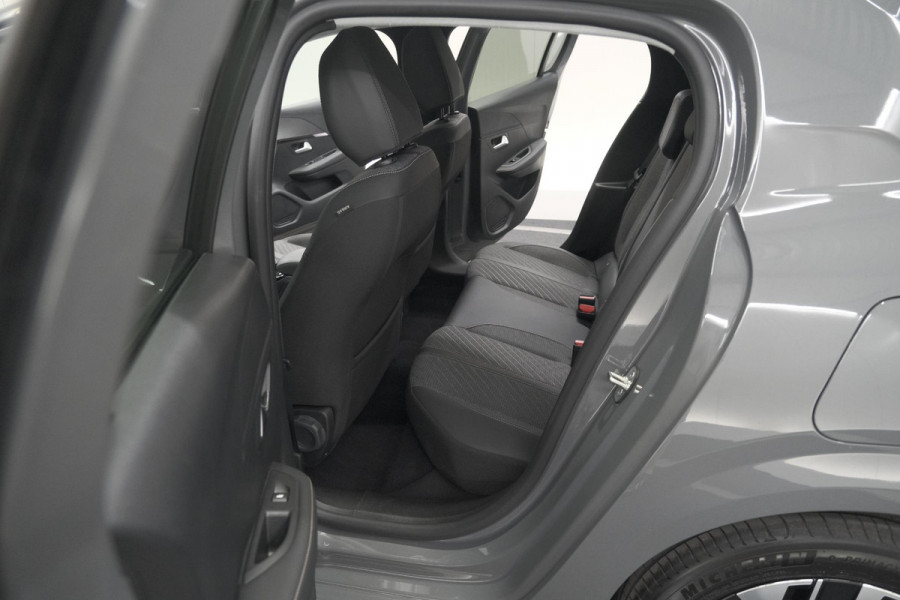 Peugeot 208 1.2 Hybrid 110 e-DCS6 Allure | Apple Carplay | Parkeersensoren Voor + Achter | Climate Control