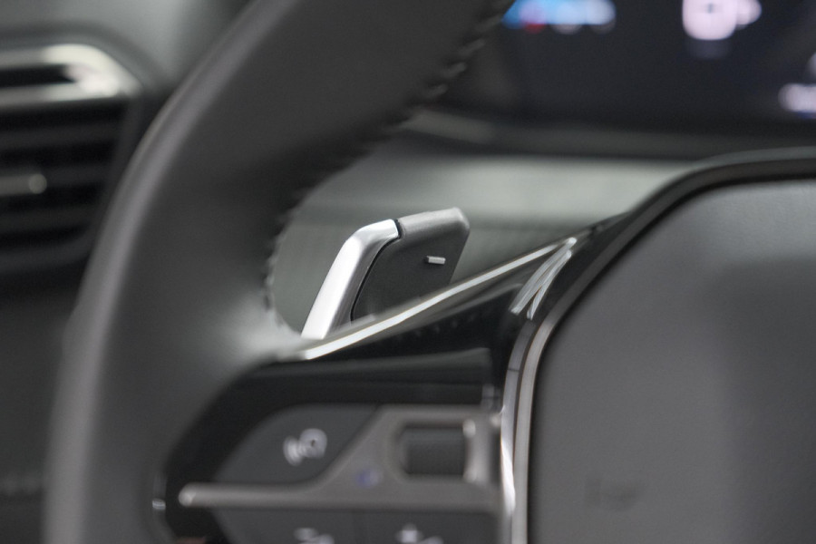 Peugeot 208 1.2 Hybrid 110 e-DCS6 Allure | Apple Carplay | Parkeersensoren Voor + Achter | Climate Control