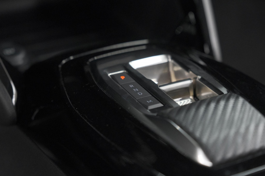 Peugeot 208 1.2 Hybrid 110 e-DCS6 Allure | Apple Carplay | Parkeersensoren Voor + Achter | Climate Control