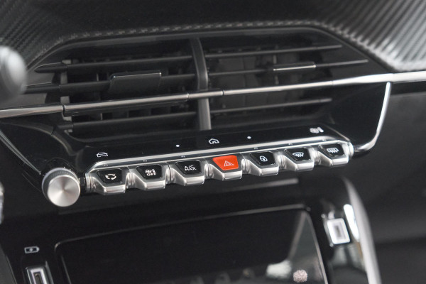 Peugeot 208 1.2 Hybrid 110 e-DCS6 Allure | Apple Carplay | Parkeersensoren Voor + Achter | Climate Control
