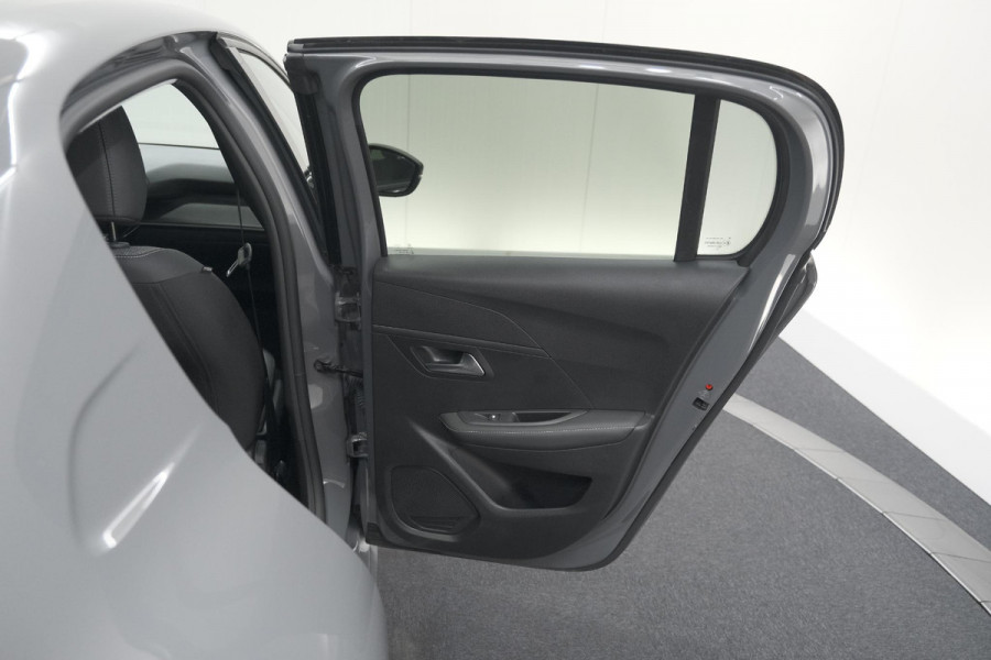 Peugeot 208 1.2 Hybrid 110 e-DCS6 Allure | Apple Carplay | Parkeersensoren Voor + Achter | Climate Control