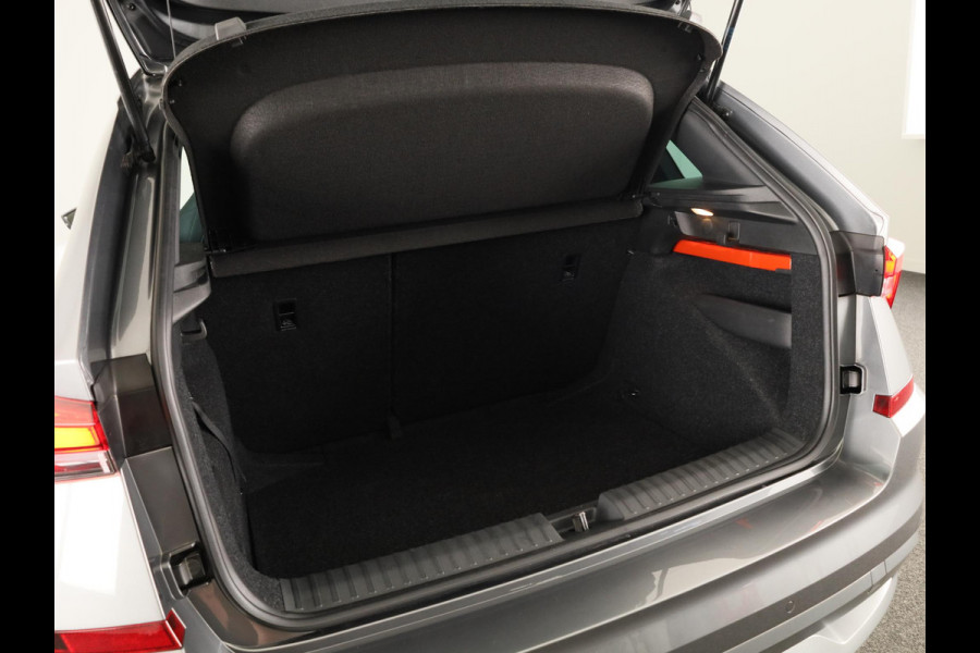 Škoda Kamiq Sport Business 1.0 TSI 110pk DSG-7 | Panoramadak | Navigatie | Parkeercamera | Cirtual Cockpit | Led koplampen | 18 inch Lichtmetalen velgen