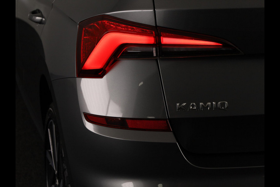 Škoda Kamiq Sport Business 1.0 TSI 110pk DSG-7 | Panoramadak | Navigatie | Parkeercamera | Cirtual Cockpit | Led koplampen | 18 inch Lichtmetalen velgen