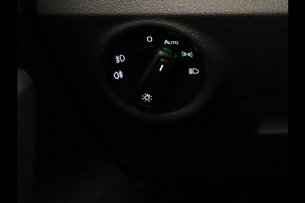 Škoda Kamiq Sport Business 1.0 TSI 110pk DSG-7 | Panoramadak | Navigatie | Parkeercamera | Cirtual Cockpit | Led koplampen | 18 inch Lichtmetalen velgen