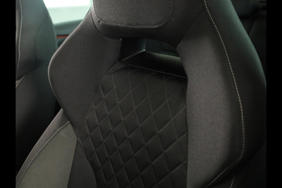 Škoda Kamiq Sport Business 1.0 TSI 110pk DSG-7 | Panoramadak | Navigatie | Parkeercamera | Cirtual Cockpit | Led koplampen | 18 inch Lichtmetalen velgen