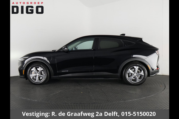 Ford Mustang Mach-E Extended RWD 98 kWh SOH 94% | Navigatie | Trekhaak | Stuur-& Stoelverwarming | Leder | Camera |