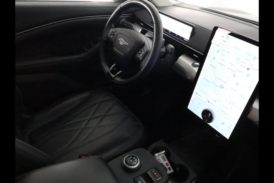 Ford Mustang Mach-E Extended RWD 98 kWh SOH 94% | Navigatie | Trekhaak | Stuur-& Stoelverwarming | Leder | Camera |