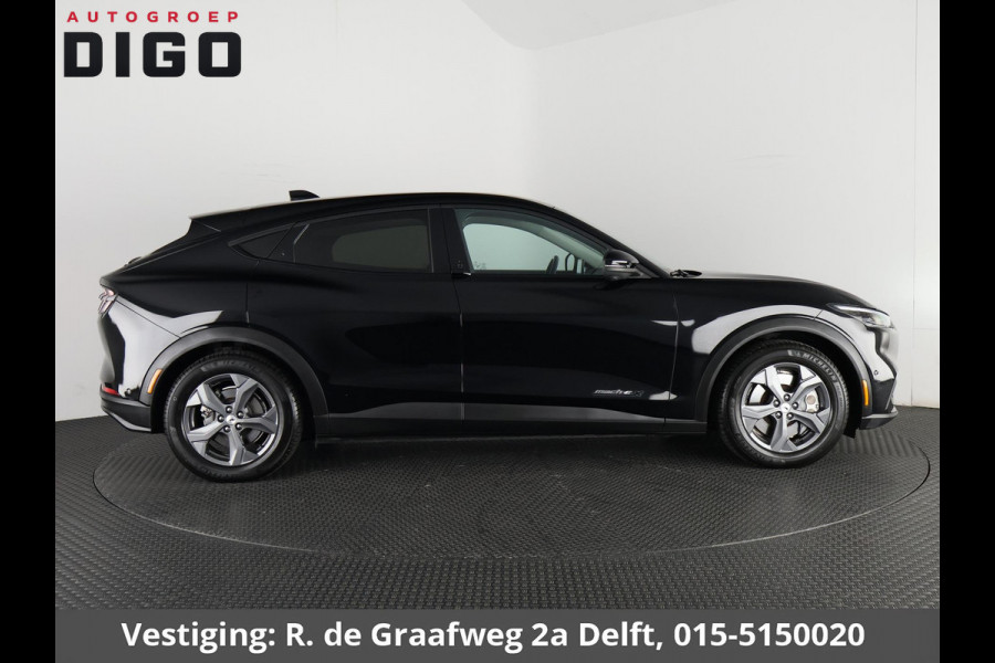 Ford Mustang Mach-E Extended RWD 98 kWh SOH 94% | Navigatie | Trekhaak | Stuur-& Stoelverwarming | Leder | Camera |