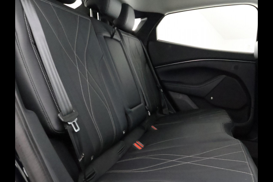 Ford Mustang Mach-E Extended RWD 98 kWh SOH 94% | Navigatie | Trekhaak | Stuur-& Stoelverwarming | Leder | Camera |