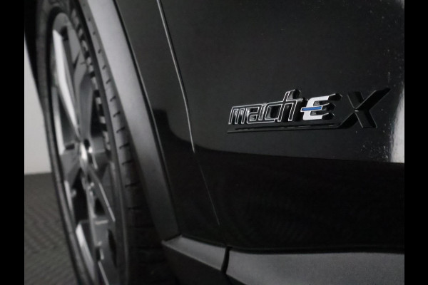 Ford Mustang Mach-E Extended RWD 98 kWh SOH 94% | Navigatie | Trekhaak | Stuur-& Stoelverwarming | Leder | Camera |