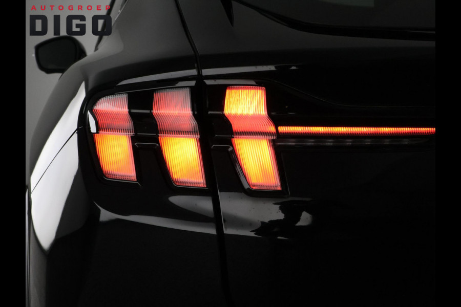 Ford Mustang Mach-E Extended RWD 98 kWh SOH 94% | Navigatie | Trekhaak | Stuur-& Stoelverwarming | Leder | Camera |