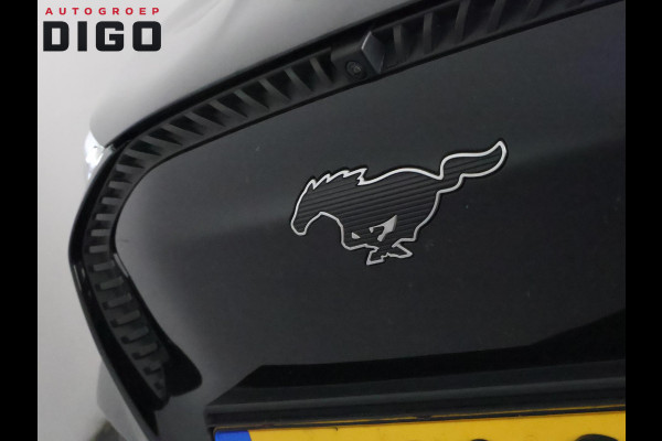 Ford Mustang Mach-E Extended RWD 98 kWh SOH 94% | Navigatie | Trekhaak | Stuur-& Stoelverwarming | Leder | Camera |